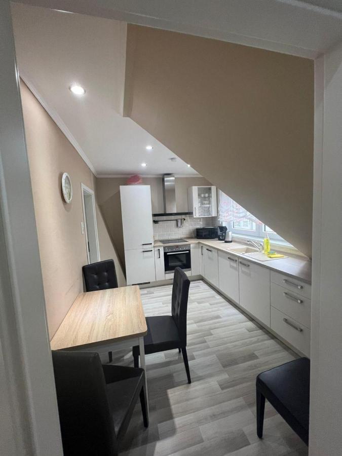 Zentral Gelegenes Apartment In Moenchengladbach Mit W-Lan Esterno foto